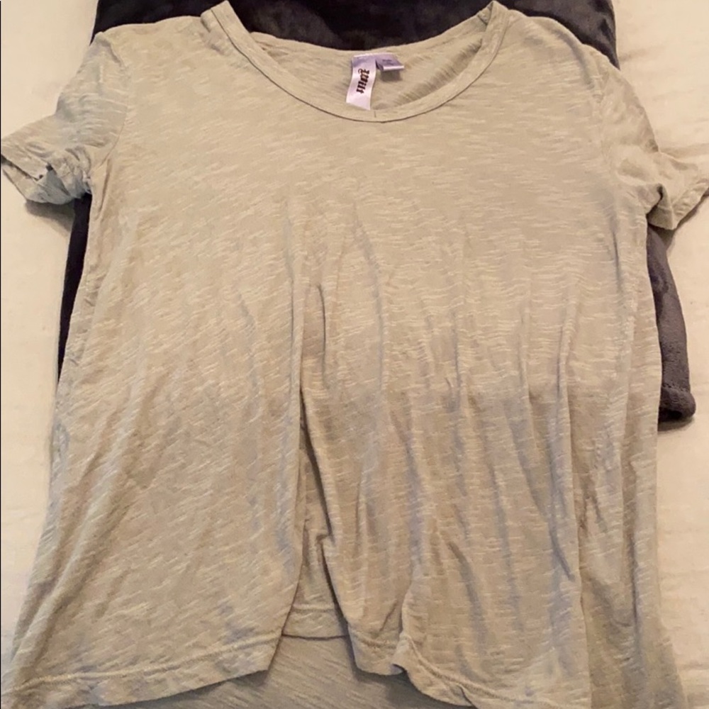 Grey wilt tshirt